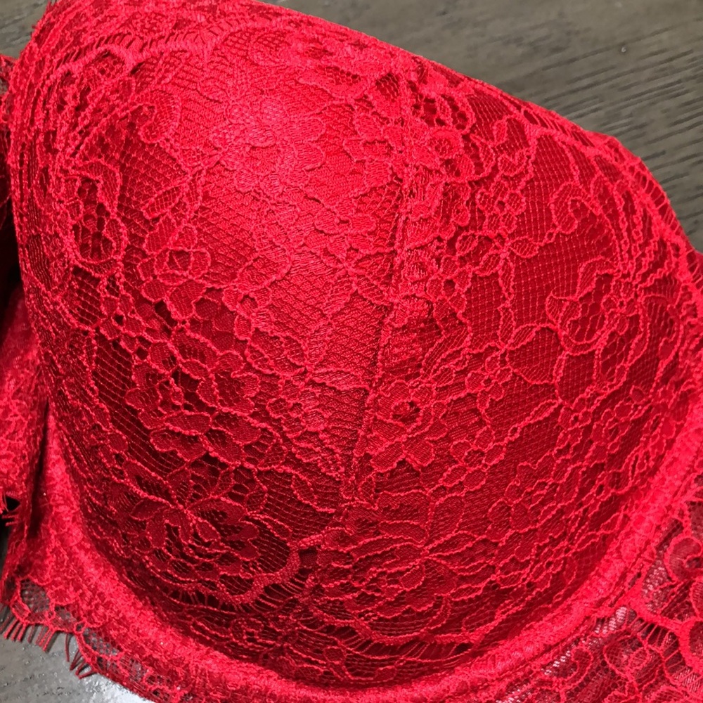Gorgeous Victoria’s Secret Bra - Picture 4 of 5